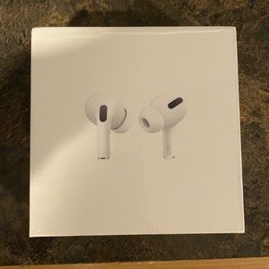 AirPods Pro with wireless Charging Case